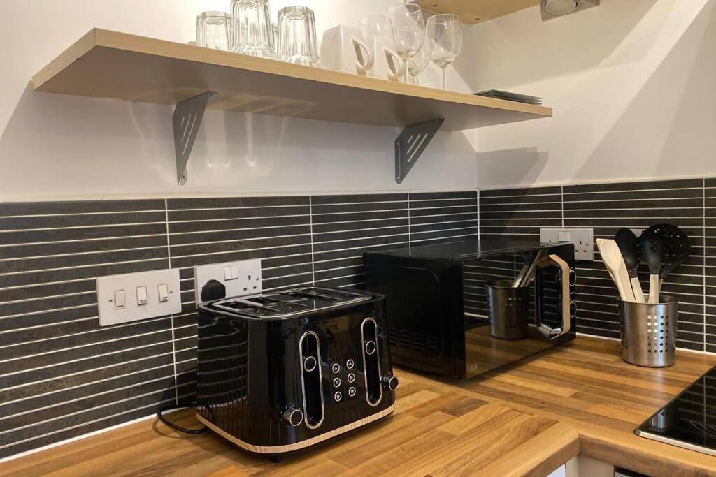 The Onyx Suite - 1 Bed Apartment W/ Free Parking Cardiff Exterior foto