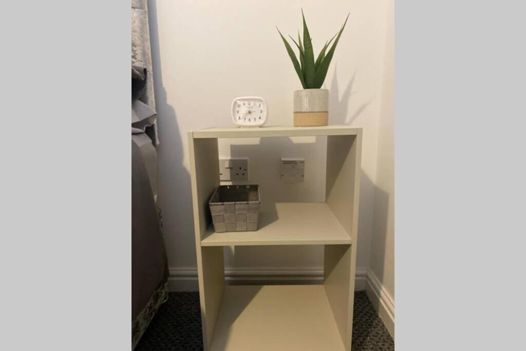 The Onyx Suite - 1 Bed Apartment W/ Free Parking Cardiff Exterior foto